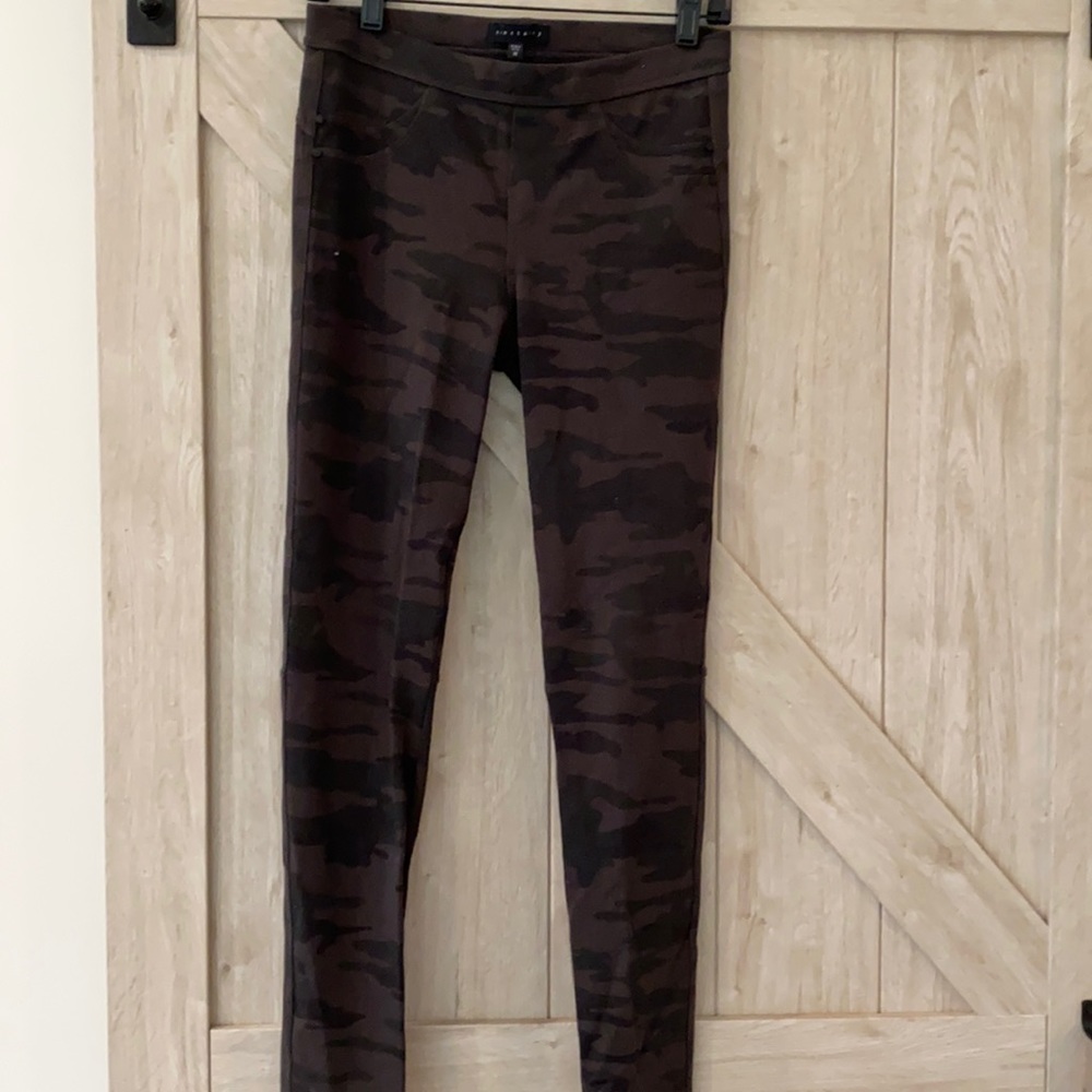 Sanctuary camo Jeggings